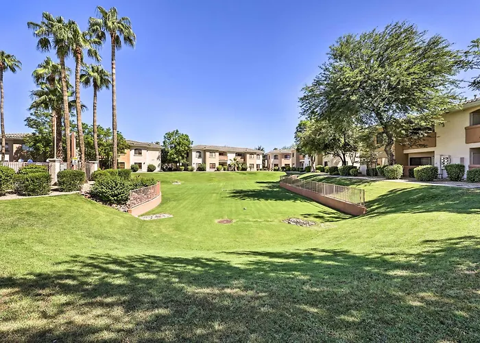 3 Mi To Westgate District: W/ Pool Access Phoenix