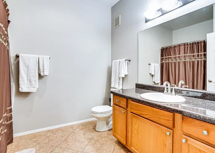 3 Mi To Westgate District: W/ Pool Access Phoenix